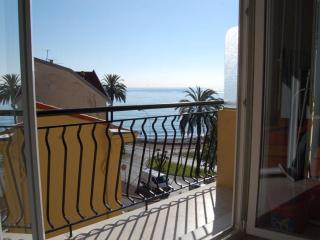 Studio moderne avec balcon, climatisation et WiFi - FR-1-196-214 - Menton - 3
