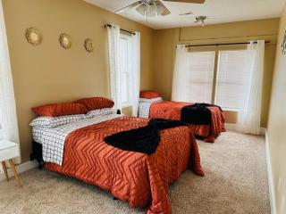 Tranquility in Trenton -Sleeps 9 - Trenton - 1