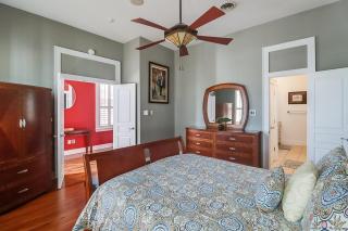 Seaside Creole Cottage - 9