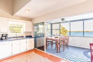 Ozello Coastal Lodge Your Tranquil Waterfront Retreat Sleeps 6 Private Dock Dog Ok - Crystal River - 1