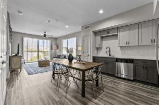 Landing at Lofts at Sylvan Thirty - 2 Bedrooms in West Dallas - Dallas - 1