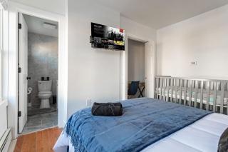 The Modern Retreat 4BR 2BA Near NYC and Airport - Bayonne - 0