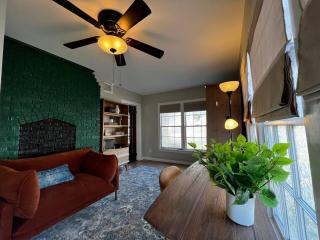 Vintage Cozy House in Center of Montrose - 4