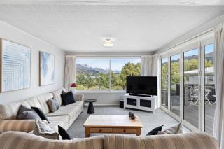 Roomy 2 bedroom property - Queenstown - 9