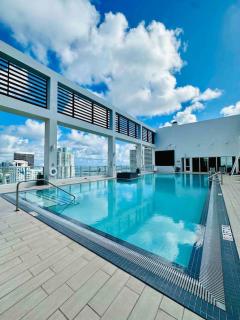Luxury Loft 270 views, Rooftop Pool, Parking - Miami - 8