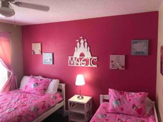 4 Bedroom 3 Bathroom Villas At SevenDwarfs 20-102 - Kissimmee - 3