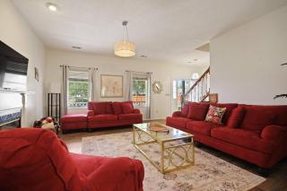 South Side Escape Sleeps 8 - 9