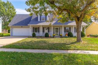 South Side Escape Sleeps 8 - 2