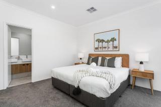 Spacious and modern Dianella - Perth - 9