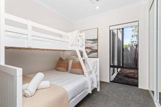 Spacious and modern Dianella - Perth - 8