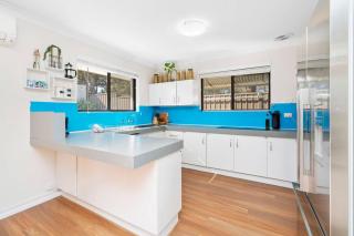 Spacious family home, pool, epic backyard - Perth - 4
