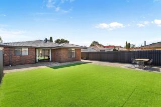 Charming Forrestfield Escape - 3