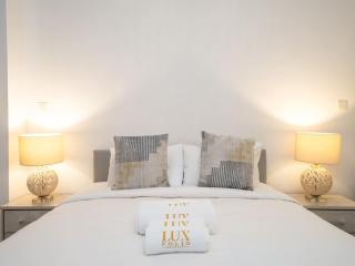 Chic Waterfront Studio in Palm Views West - 6