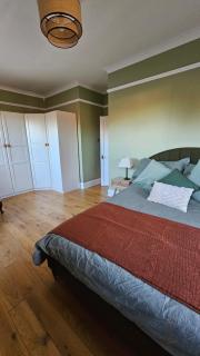 Beautiful self contained apartment with garden - 7