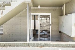 Cosy 2BR in Scarborough with Pool - 3