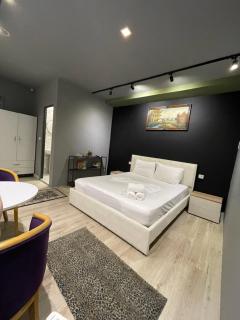 Destination Central Room - 1