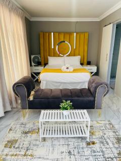 M2B guest lodge - Mahikeng - 4