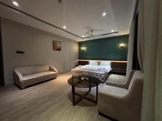 Hotel Elegant INN - Surat - 8