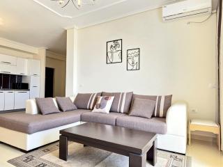 Jona's Top-Floor Oasis - Sarandë - 3