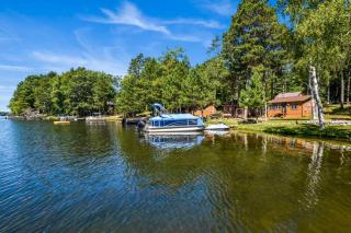 Bayview Resort Waters Edge Cabin 2 - Saint Germain - 2
