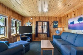 Bayview Resort Waters Edge Cabin 2 - Saint Germain - 1