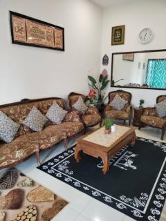 A to Z Homestay - Sitiawan - 0