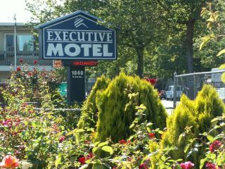 Executive Motel - 8