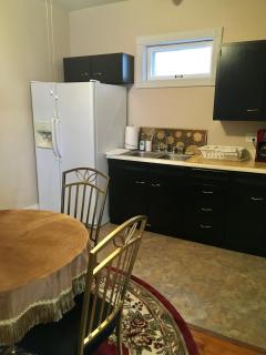 Historic Upstairs Apartment - Bellevue - 2
