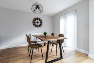 3-Bed House - Ideal for Contractors and Families - 4