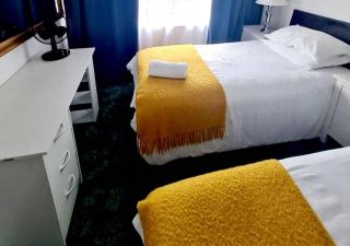 Reading - 3-Bed House - Sleeps 6 - Garden - WiFi - Reading - 6