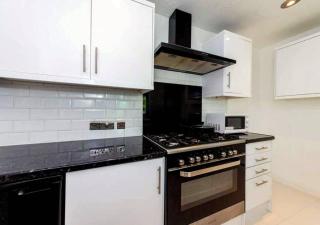 Reading - 3-Bed House - Sleeps 6 - Garden - WiFi - Reading - 5