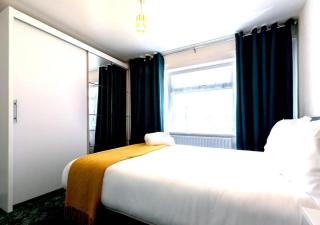 Reading - 3-Bed House - Sleeps 6 - Garden - WiFi - Reading - 4