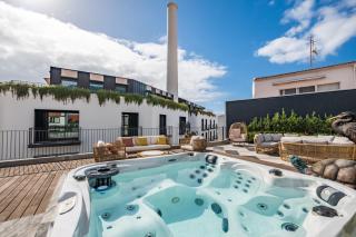 Jacuzzi, Terrace & Infinity Pool at Savoy Insular - Funchal - 0