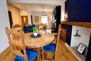 Relaxing Home with Basement Workspace & Golf Course View - Manchester - 9