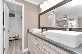 Single story House 70 Amenities Energy Corridor 10 Mins - 2