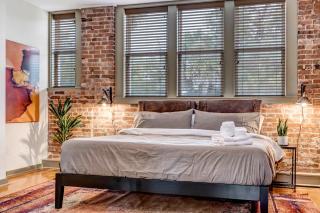 Modern Industrial Townhouses - Jacksonville - 8