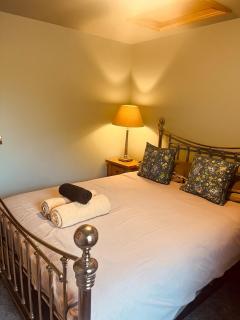 Gardener's Cottage - - 2