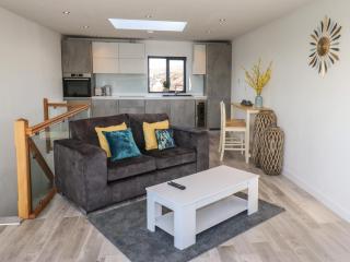 Lake Bank Views - Littleborough - 7