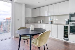 Blueground Nine Elms open plan next to Tube LON-158 - 5