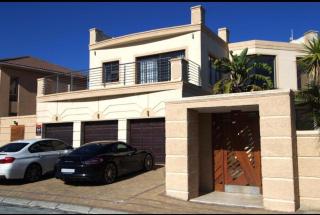 Inside residence - Bloubergstrand - 9