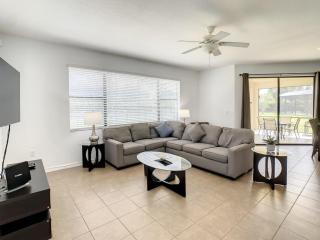 Family Oasis Near Disney - Pool & Resort Access - 4