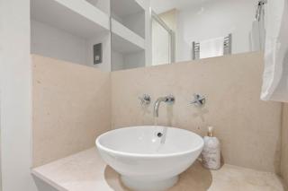 Londwell, Canary Wharf Boutique Balcony Apartment - London - 3