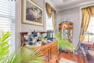 Walk to Strand! Hideaway Haven Family Retreat - 2