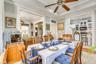 Walk to Strand! Hideaway Haven Family Retreat - 1