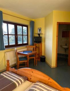 Charlottenhaus - - 3