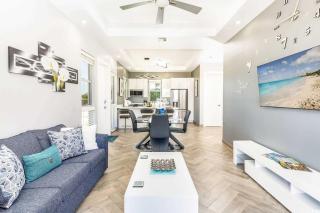 Stylish 1BR Villa Suite Shared Outdoor Amenities - Long Bay Hills - 8