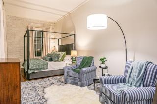 Paradise Loft, 3 Bedroom King Beds, Heart of Downtown, Full Kitchen & Wet Bar, Streaming TV - 3