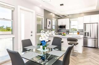 Long Bay Modern Suite, Pool, Beach Access & BBQ - 3