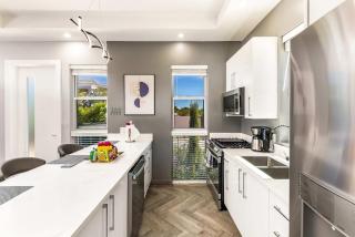 Long Bay Modern Suite, Pool, Beach Access & BBQ - 2