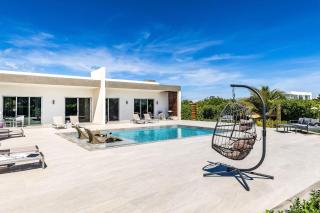 Relaxing Suite and Shared Pool - Long Bay Hills - 0